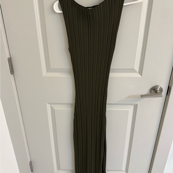 DISSH Olive Ribbed Maxi Dress - Picture 3 of 3